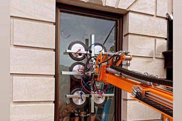 Same-Day Emergency Glass Replacement Services That Keep Virginia Safe